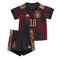 Koszulka piłkarska Niemcy Jonas Hofmann #18 Strój wyjazdowy dla dzieci MŚ 2022 tanio Krótki Rękaw (+ Krótkie spodenki)